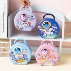 Sevimli Kabartmalı Metal Kilitli Kumbara (17x15 cm)